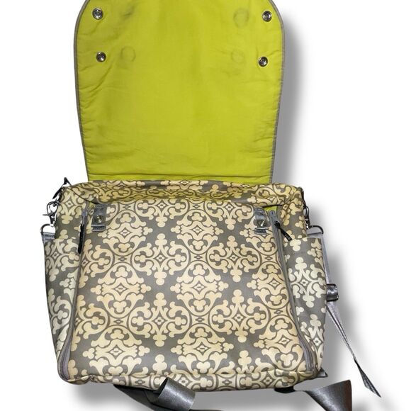 Petunia Pickle Bottom Large Carryall Berkshire Geometric Pattern Diaper Bag - Picture 12 of 16